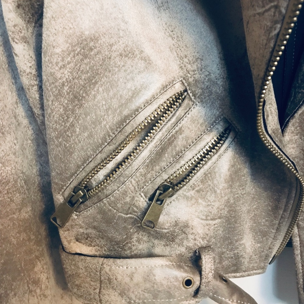 Leather Jacket - Picture 5 of 5